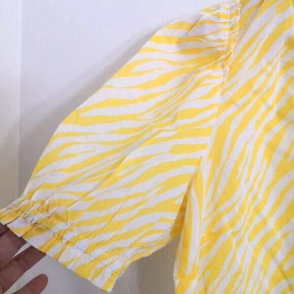 Like New Talbots Ruffle Trim Top - Yellow Striking Zebra Size L - Picture 4 of 6